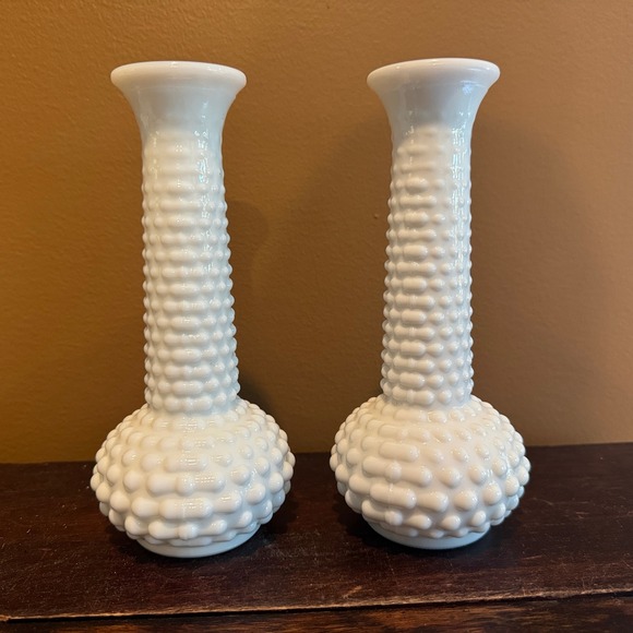 Pair of EO‎ Brady Hobnail Milk Glass Bud Vases Home Decor Vintage White - Picture 7 of 7